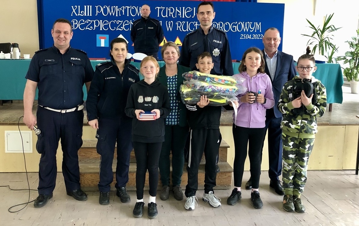 Zdjęcie do POWIATOWY TURNIEJ BEZPIECZEŃSTWA RUCHU DROGOWEGO