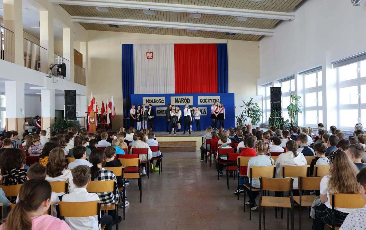 Zdjęcie do ŚWIĘTA MAJOWE