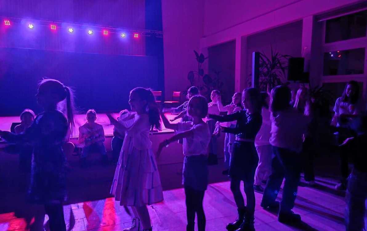 Zdjęcie do Dyskoteka dla klas IV-VIII