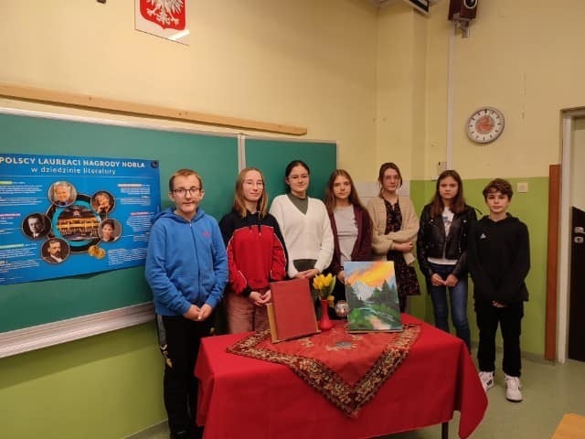 Zdjęcie do Konkurs recytatorski dla uczni&oacute;w klas VI-VIII