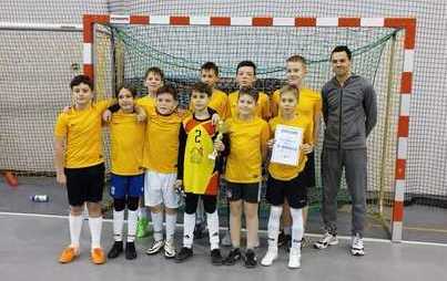 Zdjęcie do SP 1 Czarnk&oacute;w Wicemistrzem Powiatu w Futsalu