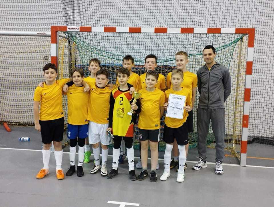 Zdjęcie do SP 1 Czarnk&oacute;w Wicemistrzem Powiatu w Futsalu