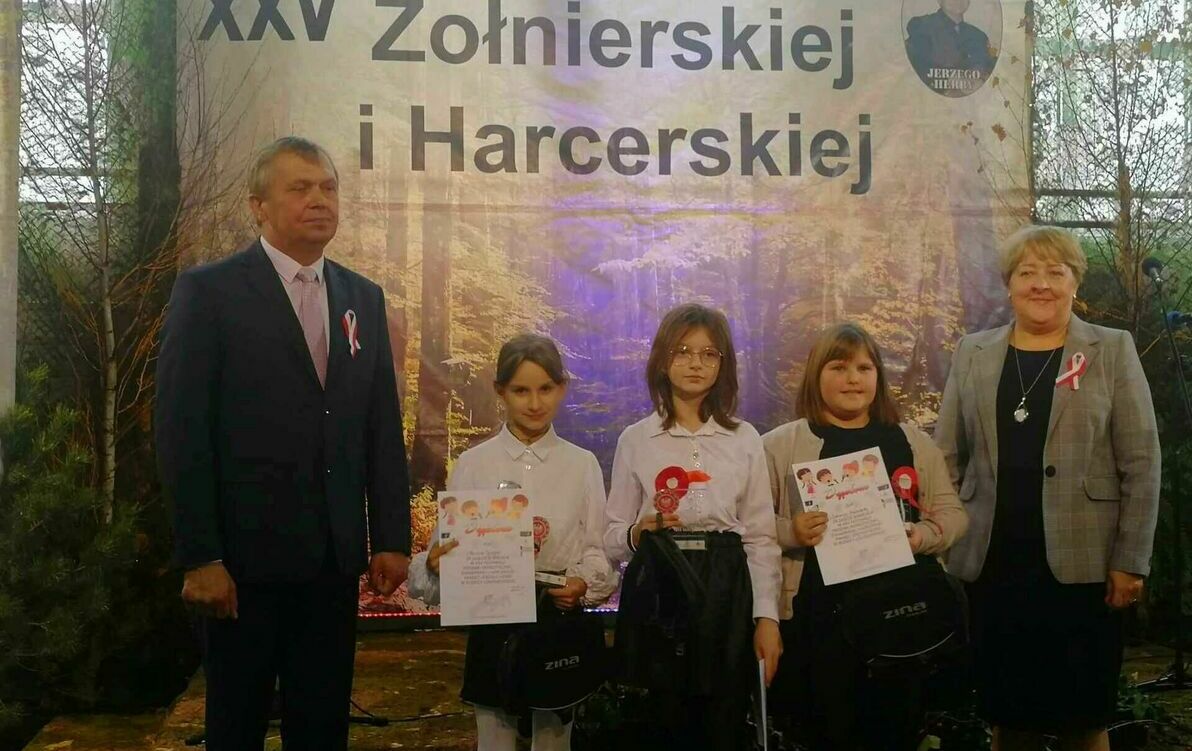 Zdjęcie do XXV Powiatowy Festiwal Piosenki Patriotycznej, Żołnierskiej i Harcerskiej w Kuźnicy Czarnkowskiej &nbsp;