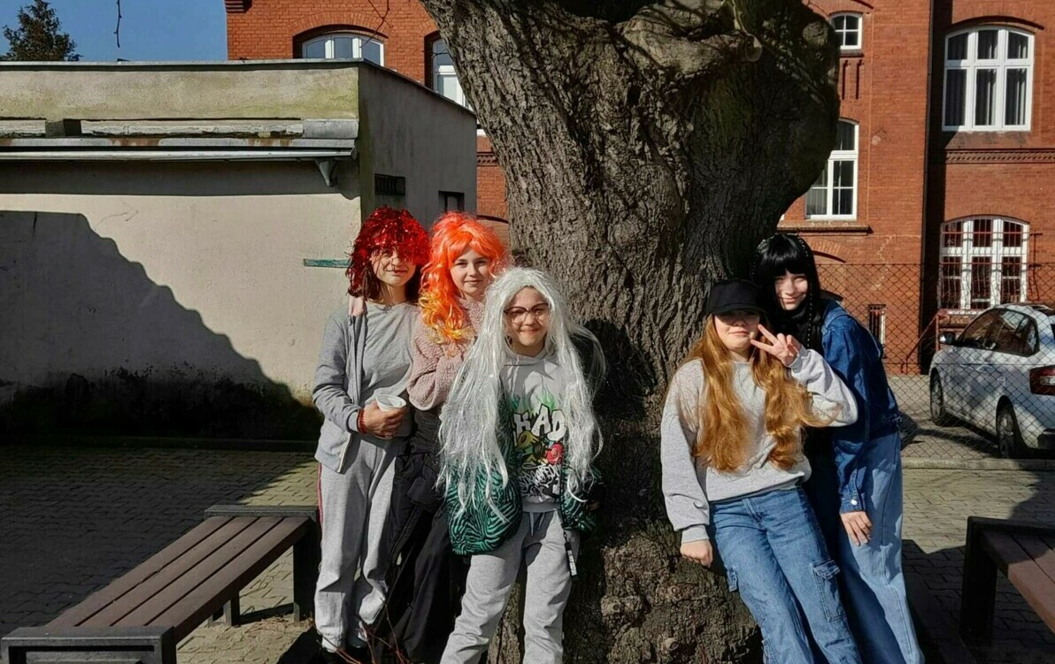 Zdjęcie do  Szkolny Dzień Kobiet  