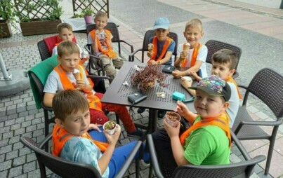 Zdjęcie do Edukacyjny spacer na lody