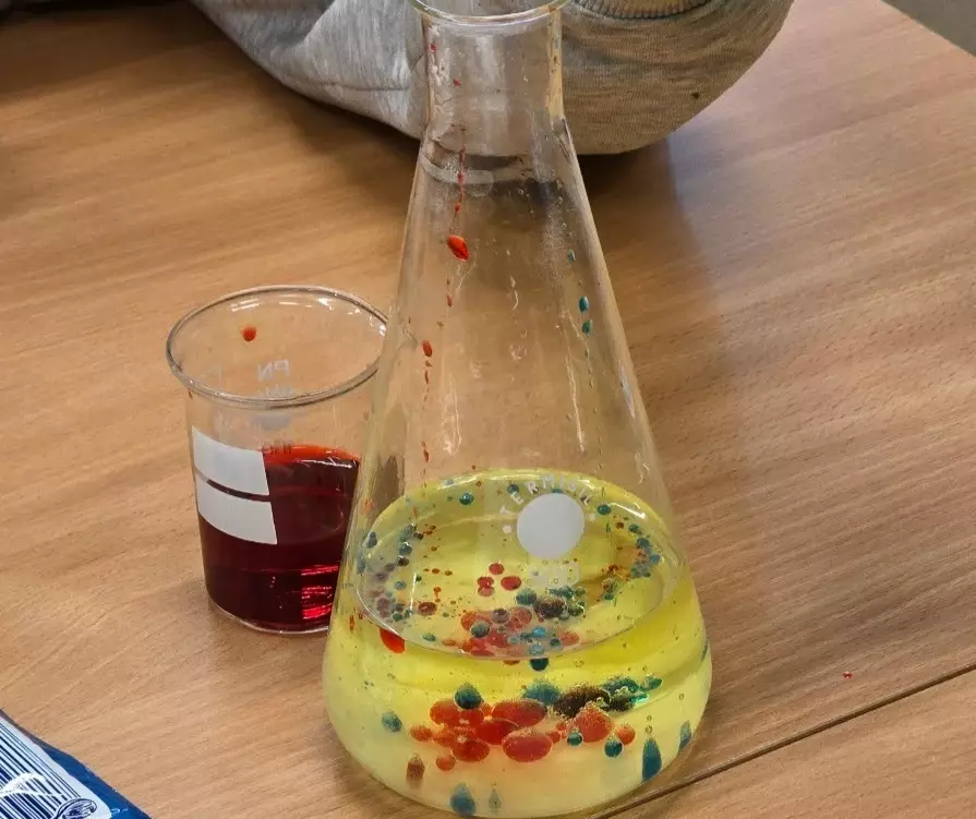 Zdjęcie do Fascynujący świat chemii