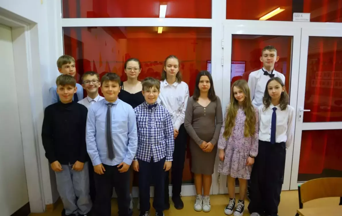 Zdjęcie do DZIEŃ SUKIENKI I GARNITURU &nbsp;