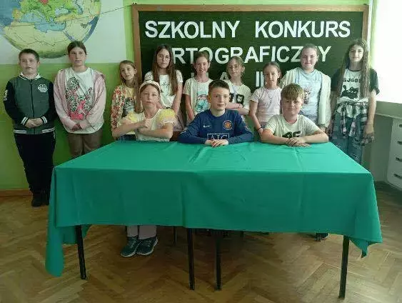 Zdjęcie do Konkurs Ortograficzny Klas III &bdquo;O Pi&oacute;ro Dyrektora Szkoły&rdquo;