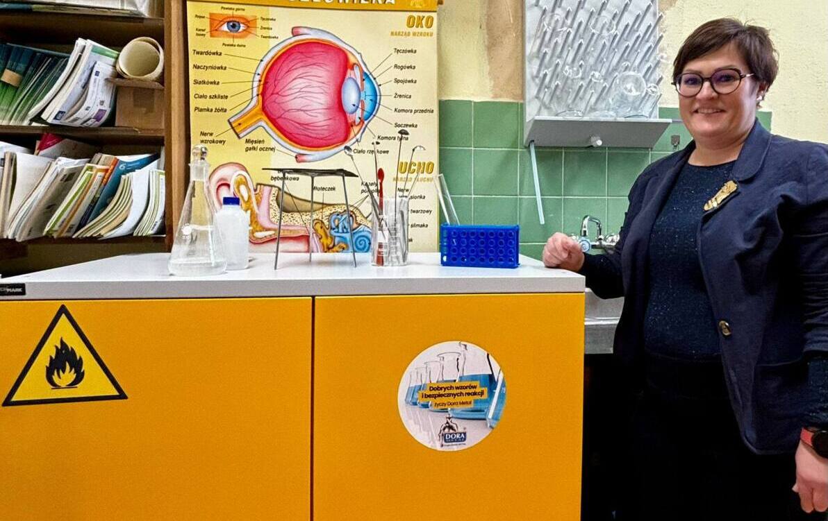 Zdjęcie do &nbsp;Nowa szafa na odczynniki chemiczne &nbsp;&nbsp;