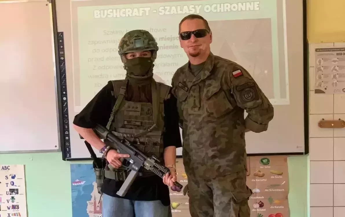 Zdjęcie do Edukacja z wojskiem - klasa 7b w akcji! &nbsp;